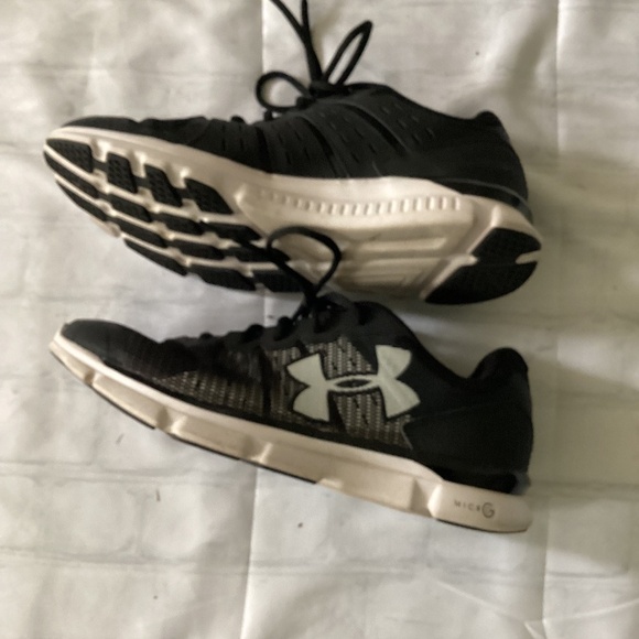UNDER ARMOUR SNEAKERS ( Size:10) PREOWNED - Picture 2 of 5